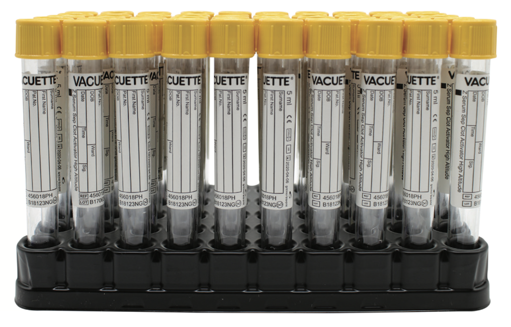 Tubo de PET 5 ml. Tamaño 13x100. Tapón Oro con anillo amarillo. Empaque con 50 Pzs. NIPRO