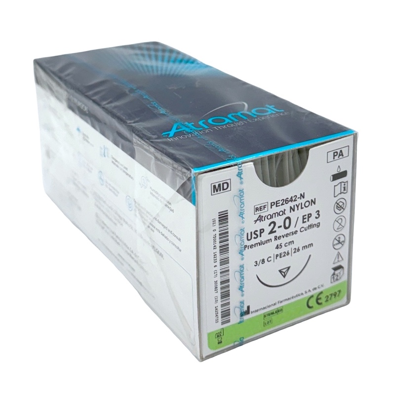 Sutura Nylon 2-0 aguja Reverso Cortante 24 mm 3/8 circulo hebra de 45 cm color Negro. Caja con 12 piezas.  ATRAMAT